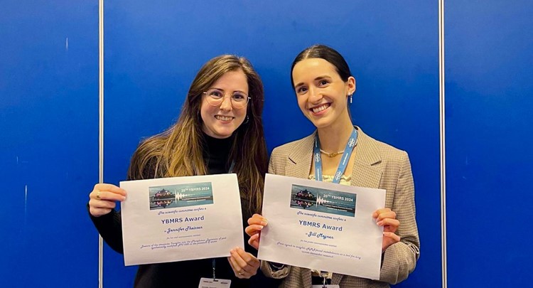 Jennifer receives first prize for best oral presentation!